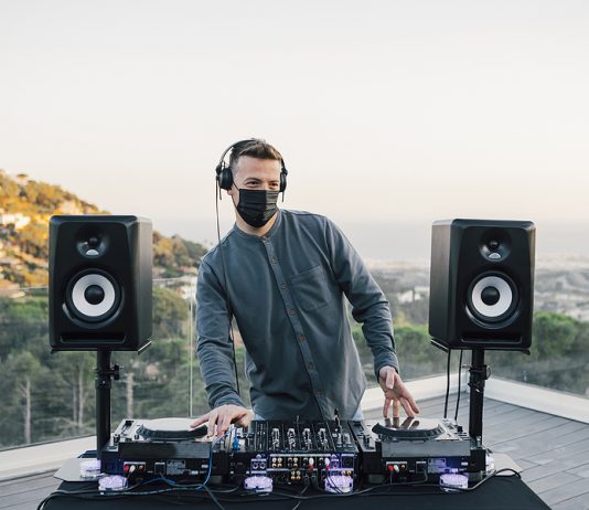 How you Can Amplify your Home Studio with Techno Samples How you Can Amplify your Home Studio with Techno Samples