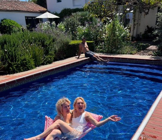 How to Throw a Bachelorette Pool Party Float Style Sand2Sea